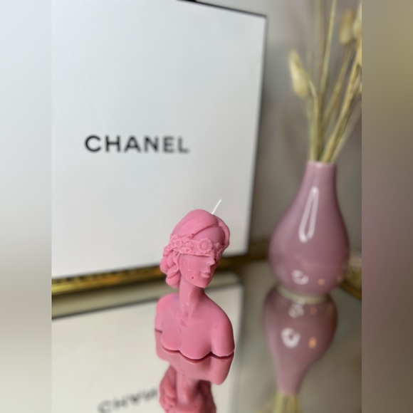 Valentines Day Candle- Strawberries & Cream - Picture 2 of 4